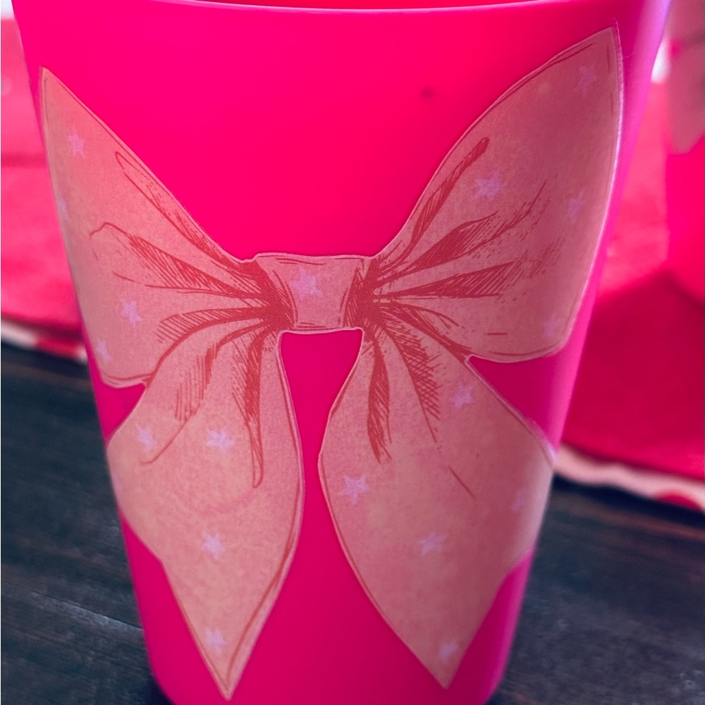 Elegant Pink Bow Plastic Party Cup
